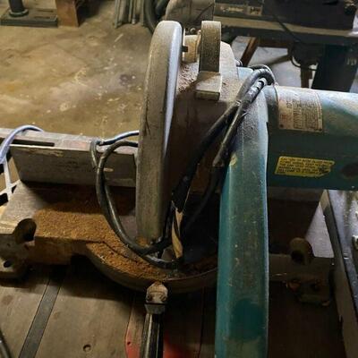 closer view of the miter saw