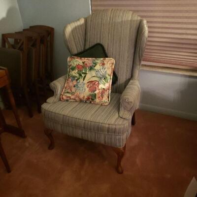 nice living room chair, fabric is in good condition, no tears or stains