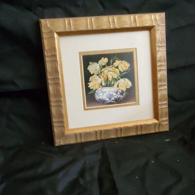Floral print bamboo type frame 