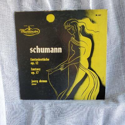 Vintage  (rare)  foreign Schumann record cover 
