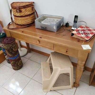 Broyhill coffee table
