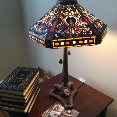 Gorgeous Tiffany-style table lamp