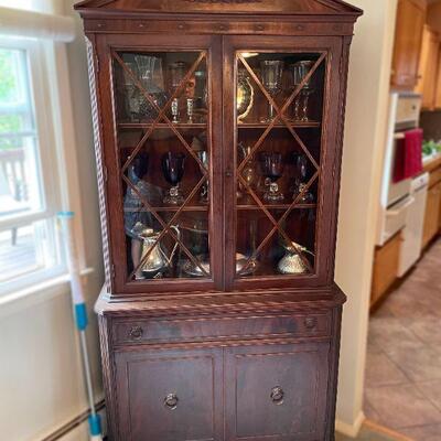 Mahogany Sideboard with breakfront hutch