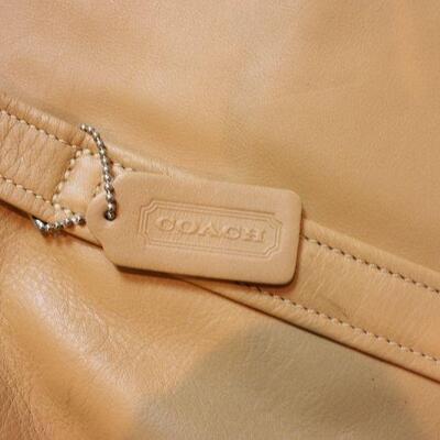 Coach handbag nearly new
