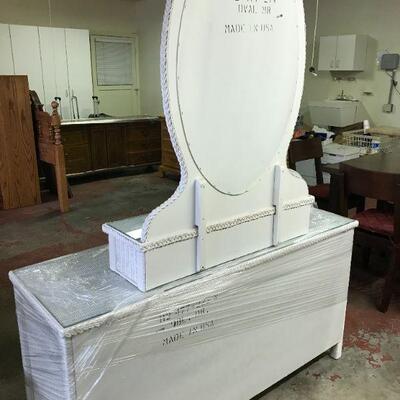 White Rattan|Wicker Bedroom Set
Rocker
34"x32"x34"
Side Table
24"x17.5"x24"
Dresser w/Mirror...