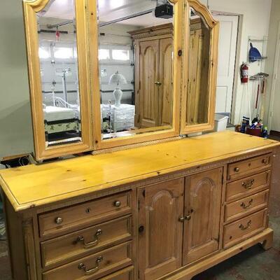 Distressed Pine Dresser
Dresser
73"x20"x35"
Mirror
57"x1"x49"
$200