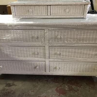 White Rattan|Wicker Bedroom Set
Rocker
34"x32"x34"
Side Table
24"x17.5"x24"
Dresser w/Mirror...