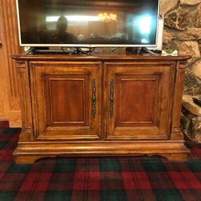 TV Stand with (6) Shelves
48"x28"x30"
$150