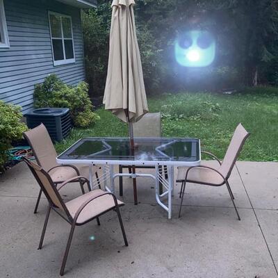 Patio table and chairs --umbrella