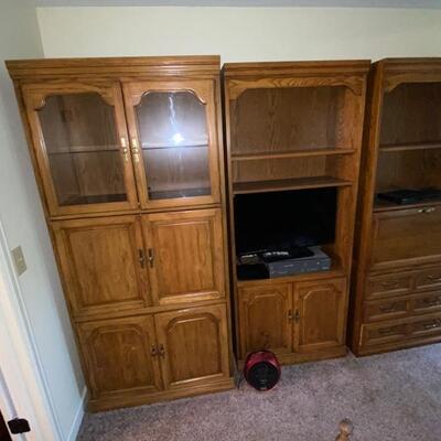OAK --ENTERTAINMENT CENTER 3 PIECE