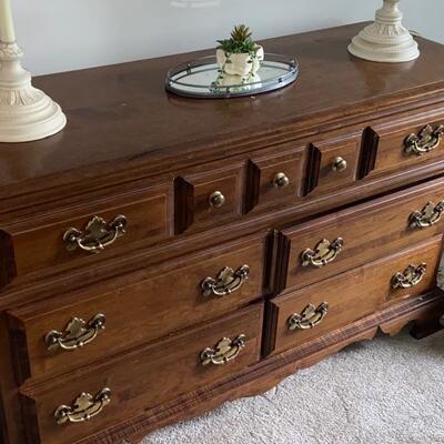 LADIES DRESSER