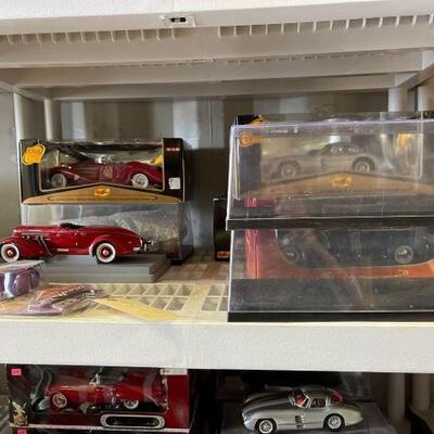 #5139 â€¢ Display Case And Model Cars