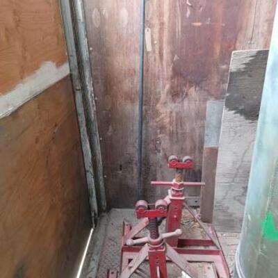 #8916 â€¢ Fabric Roller