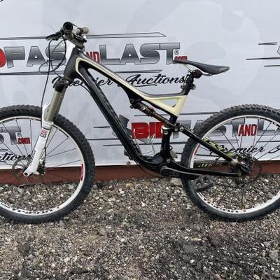 #81054 â€¢ Stump Jumper Evo Mountain Bike