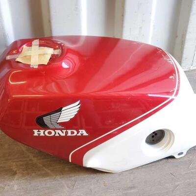 #8000 â€¢ Honda Motorcycle Fuel Gas Tank Cover