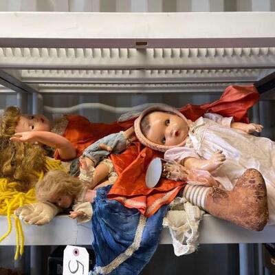 #5125 â€¢ Lot Of Dolls