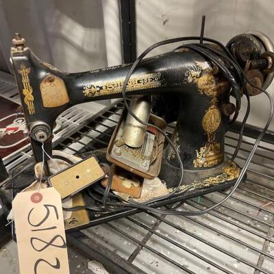 #5183 â€¢ Vintage Singer Sewing Machine