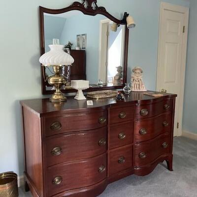 1940â€™s mahogany dresser & mirror
