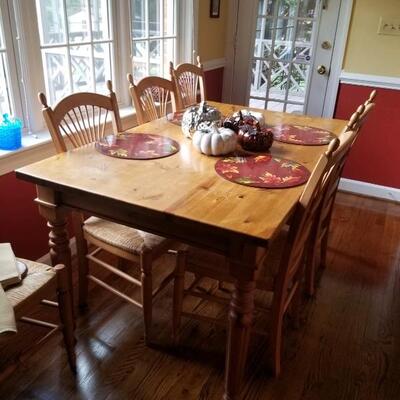 Country pine dining table & chairs