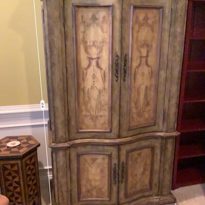 Painted Hooker furniture - Seven Seas Collection - Armoire 
79 x 45 x 23