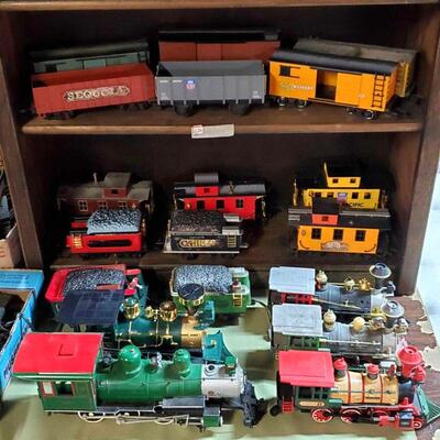 Lot Of 19 G Scale Toy Train Locomotive Engines and Cars