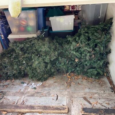 Loads of Xmas Decorations.