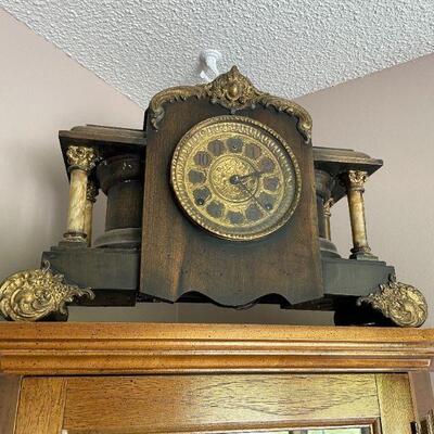 Mantle Clock
