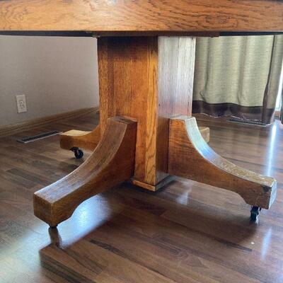 Antique 54â€ Round Oak Table, Matlin, MO