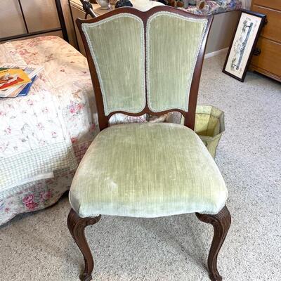 Vintage green velvet chair 20 x 18 x 36