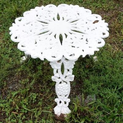 1213	CAST IRON PATIO TABLE, 16 IN HIGH X 20 IN DIAMETER

