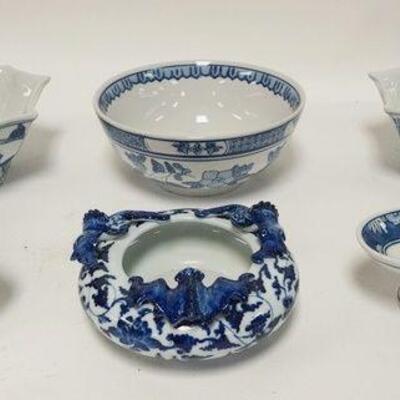 1133	6 PIECE BLUE & WHITE ASIAN POTTERY, INCLUDES BOWL W/FIGURAL BATS, RECTANGULAR BOWLS ARE 9 N
