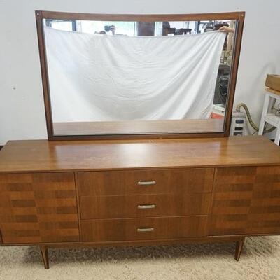 1354	KROEHLER MID CENTURY MODERN CHEST W/ MIRROR, HAS CENTER DRAWERS & INTERIOR DRAWERS ON THE ENDS. 63 IN H, 72 IN W. TOP SURFACE HAS...