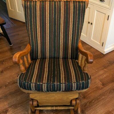 Amish Heritage Oak Glider w/Footrest (Cushions Incl.)                             42