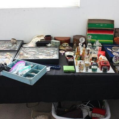 Vintage perfumes and accessories