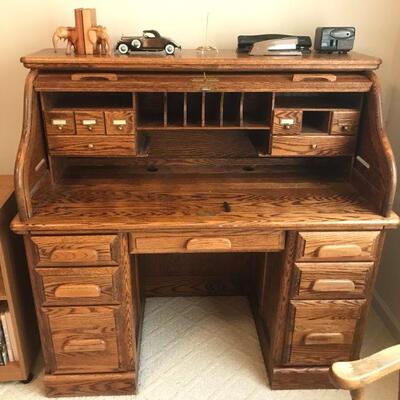 Vintage roll top desk with key