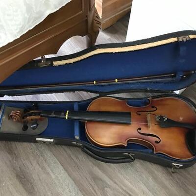 Anton Schroetter violin and Josef Richter bow in case $295