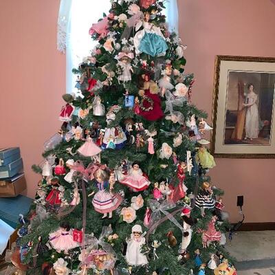 CHRISTMAS TREE 7 FT. TALL LOADED WITH DOLLS, BARBIE DOLLS, VINTAGE TO MODERN