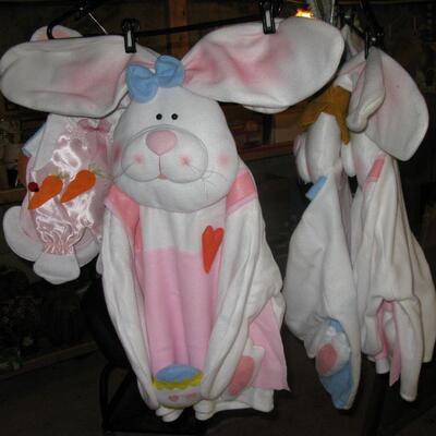 very sweet chair covers for Easter time !   we also have them for Christmas holiday !