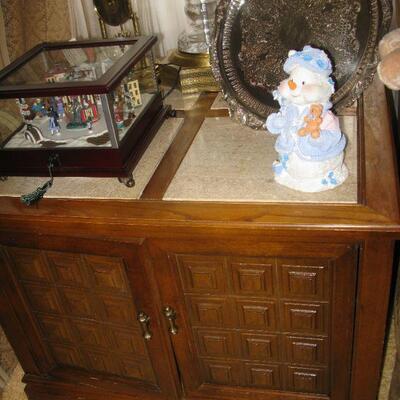Marble top end table, there are 2                                                 
           BUY IT NOW $ 45.00 EACH