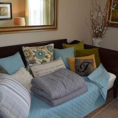 Daybed with Trundle underneath 