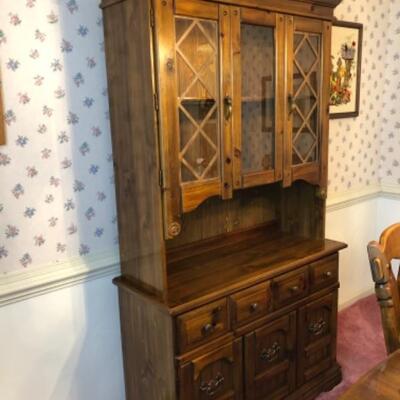 China cabinet - lighted, 2 piece
$160