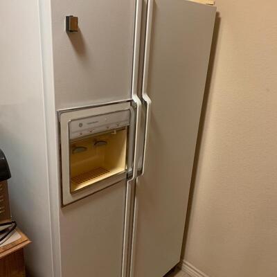 Side-by-side refrigerator
