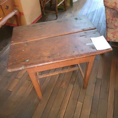 NEW ENGLAND SIDE TABLE, 2 BOARDS, PINE 19TH CENTURY
