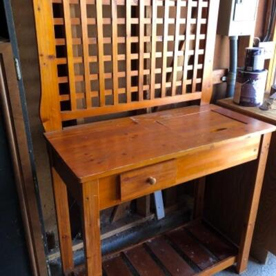 Great potting bench!