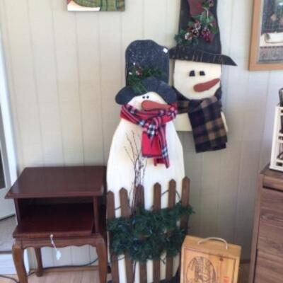 Small table queen anne style. 