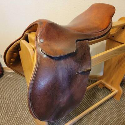 2024	

Crosby English Saddle
Rack not included