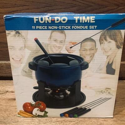 Fondue Pot. by Fun-Do Time