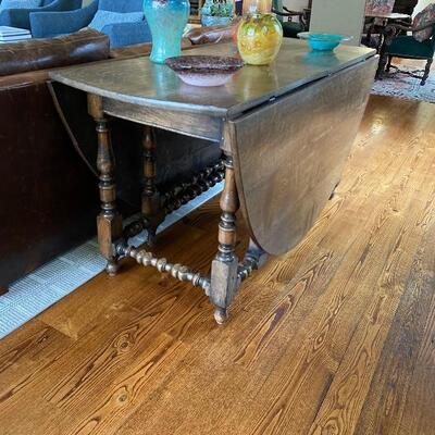 Extra large Round Drop leaf table