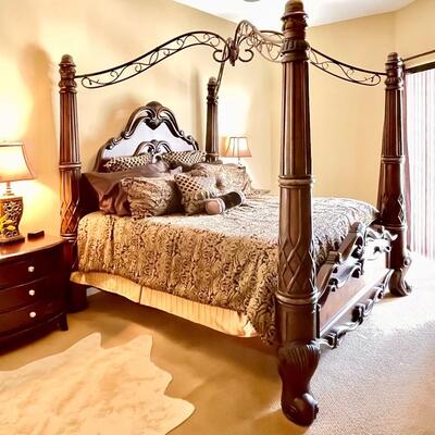 King Size Canopy / Poster Bed