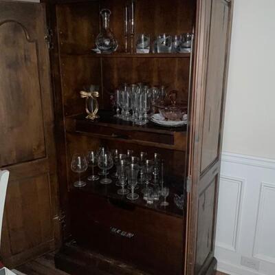 armoire/cabinet (not including items on display)